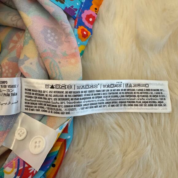 Disney Pride Collection Mickey Mouse Short Sleeve Button Down Shirt Medium NWOT - Picture 8 of 15